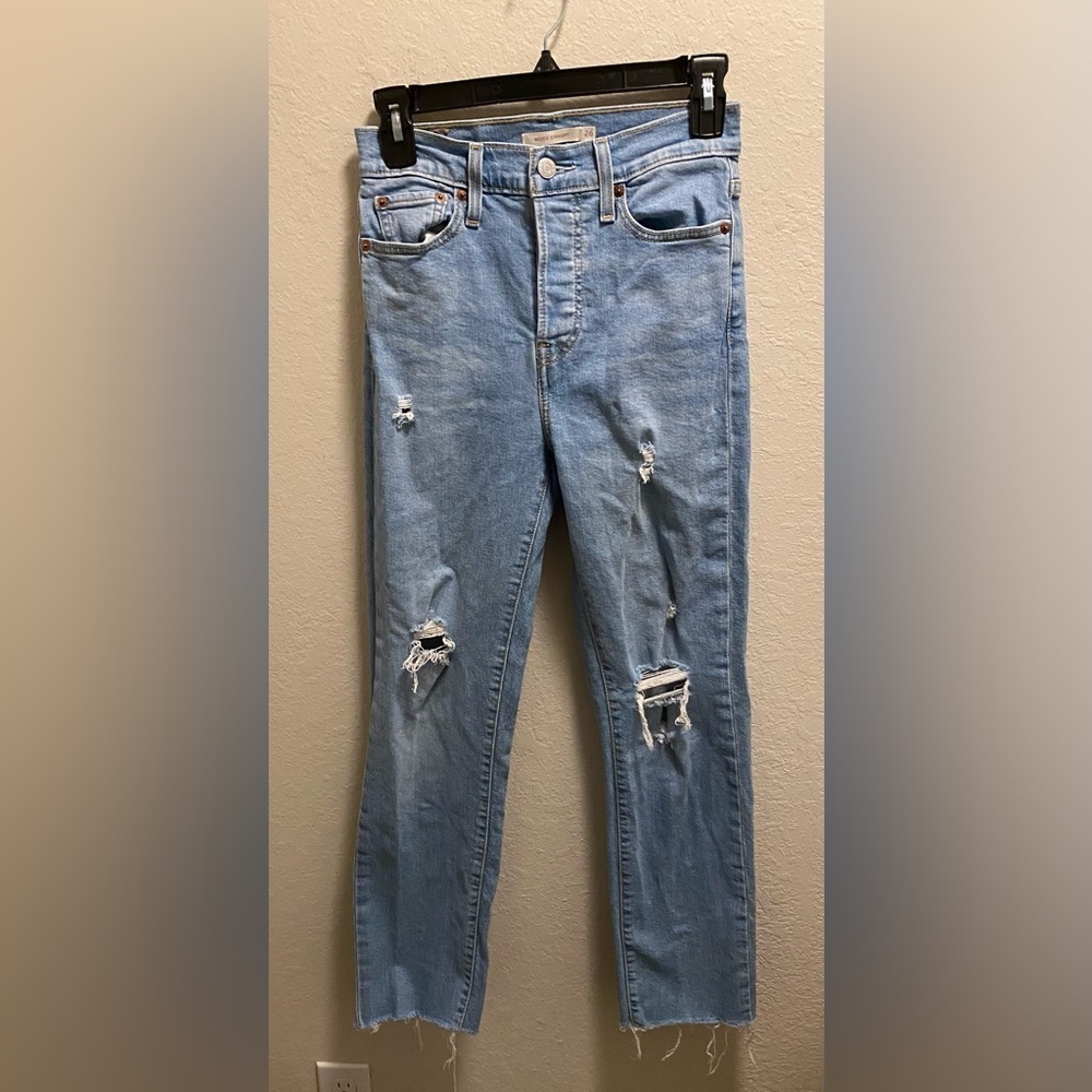 Levi's Women's Wedgie Straight Distressed Button-Fly Blue Jeans